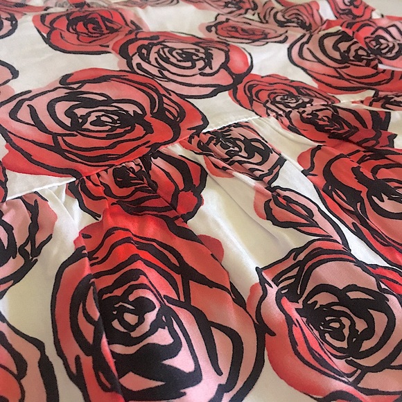 Adorable 3T Girls Floral Dress. - Picture 3 of 5